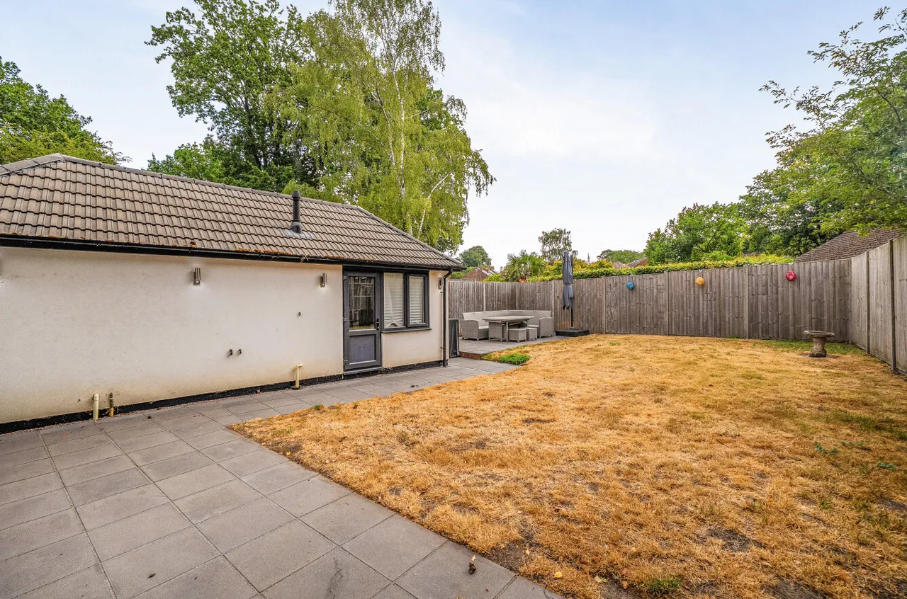 Finchampstead Road, Finchampstead, Wokingham, Berkshire, RG40 3RA, photo 6