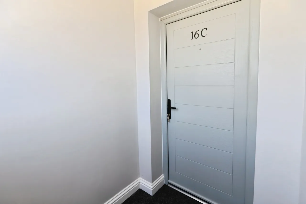 2 bed flat for sale, Vicar Street, Weavers Wharf Centre, DY10