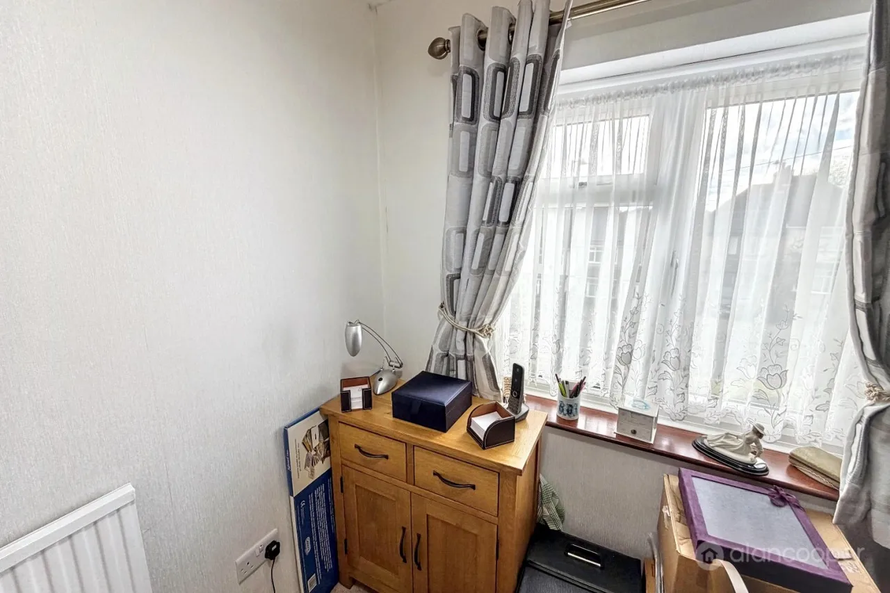 School Hill, Hartshill, CV10, photo 10
