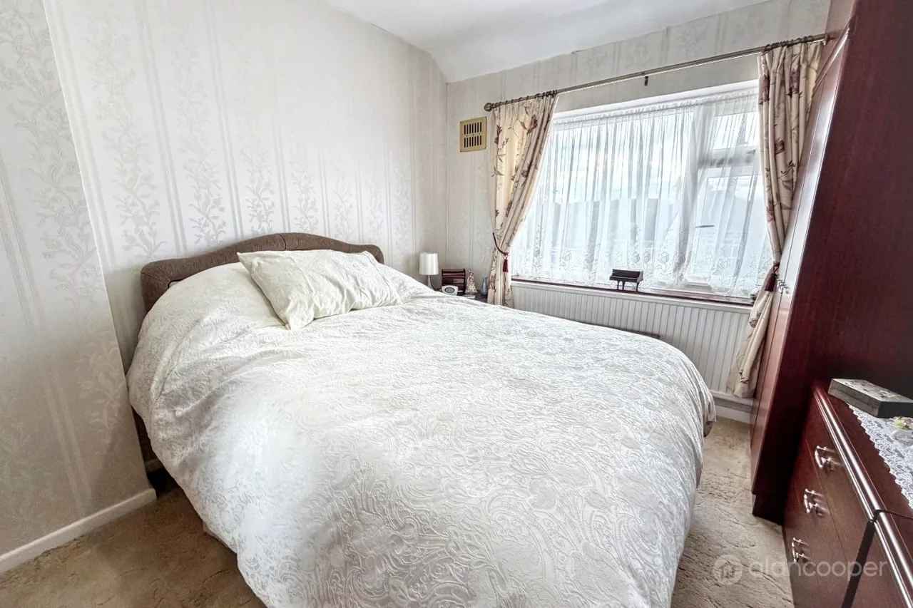 School Hill, Hartshill, CV10, photo 8