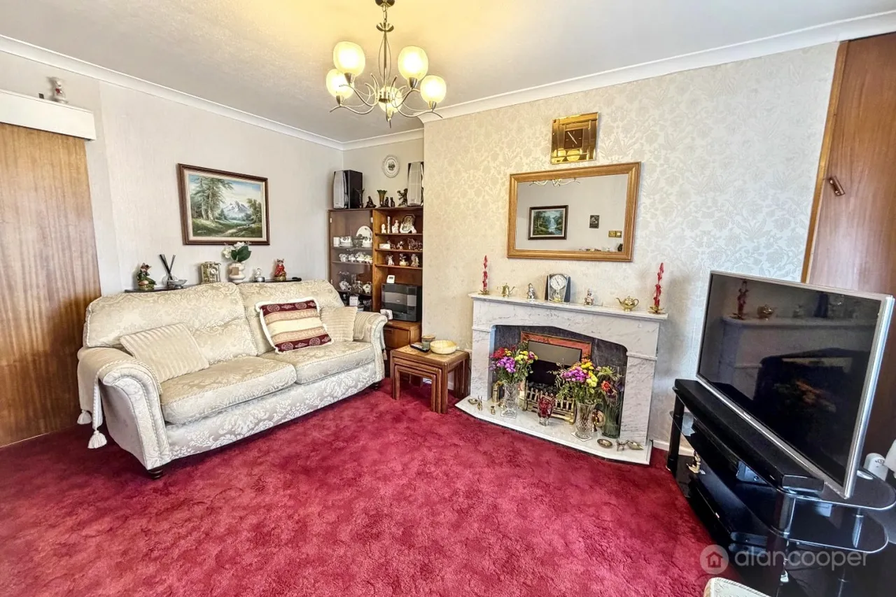 School Hill, Hartshill, CV10, photo 3