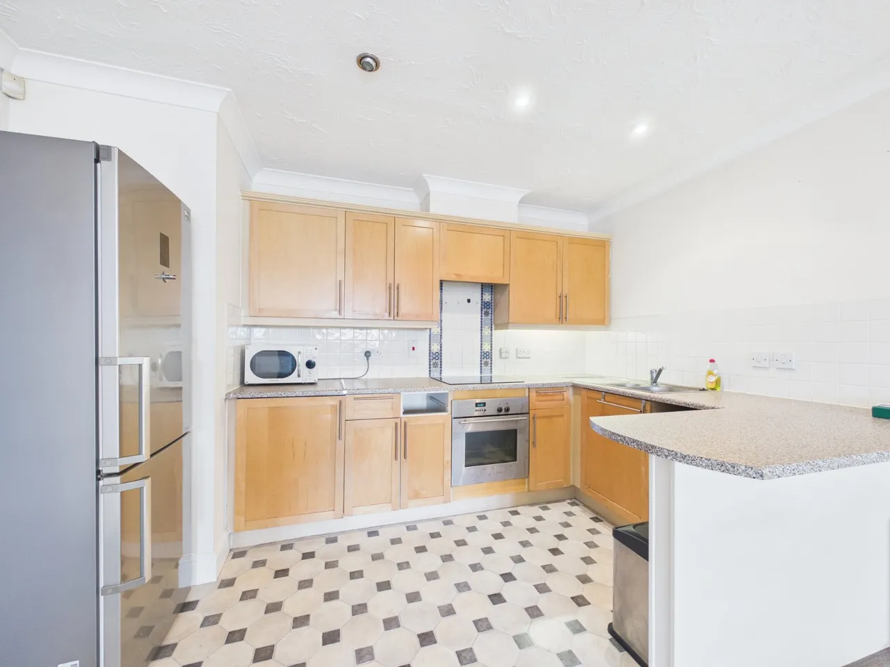 Cumberland Road, Ashford, TW15, photo 2
