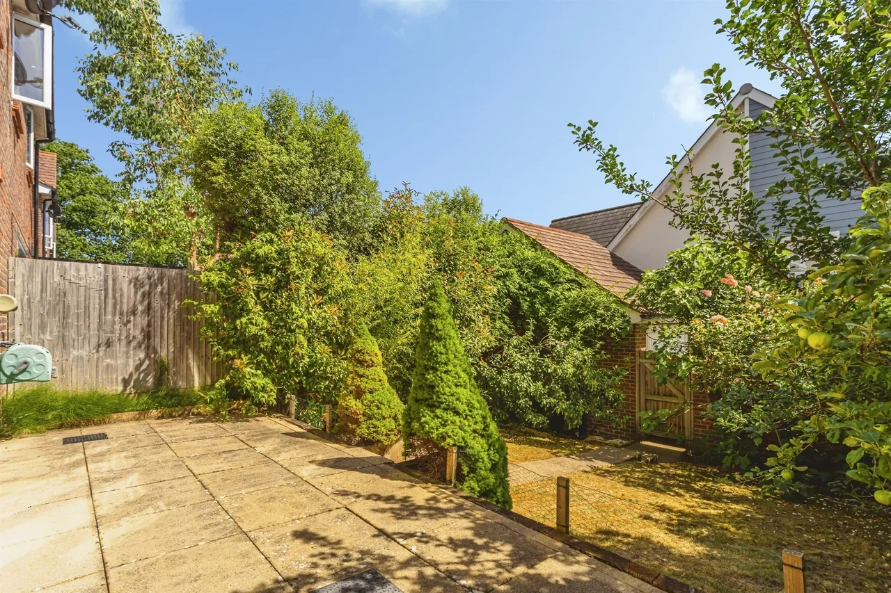Goldfinch Road, Burgess Hill, RH15, photo 15