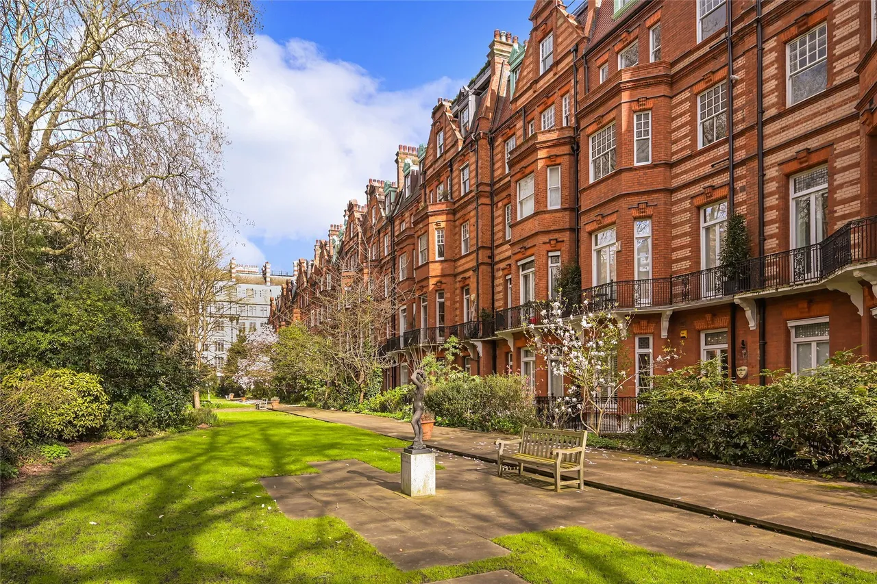 1 bed flat to rent, Sloane Gardens, London, SW1W