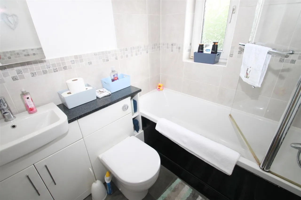 Swan Crescent, Oldbury, photo 5