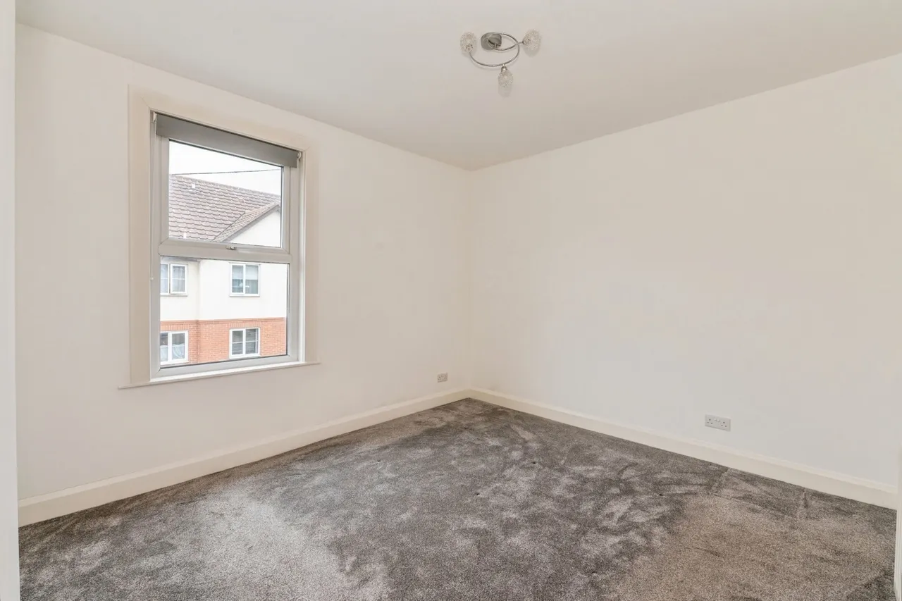 Whitehall Lane, Grays, Essex, RM17, photo 10