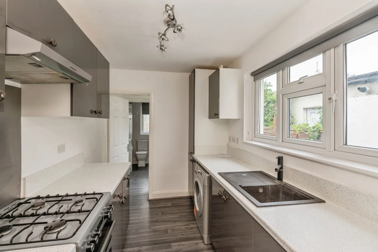 Whitehall Lane, Grays, Essex, RM17, photo 8