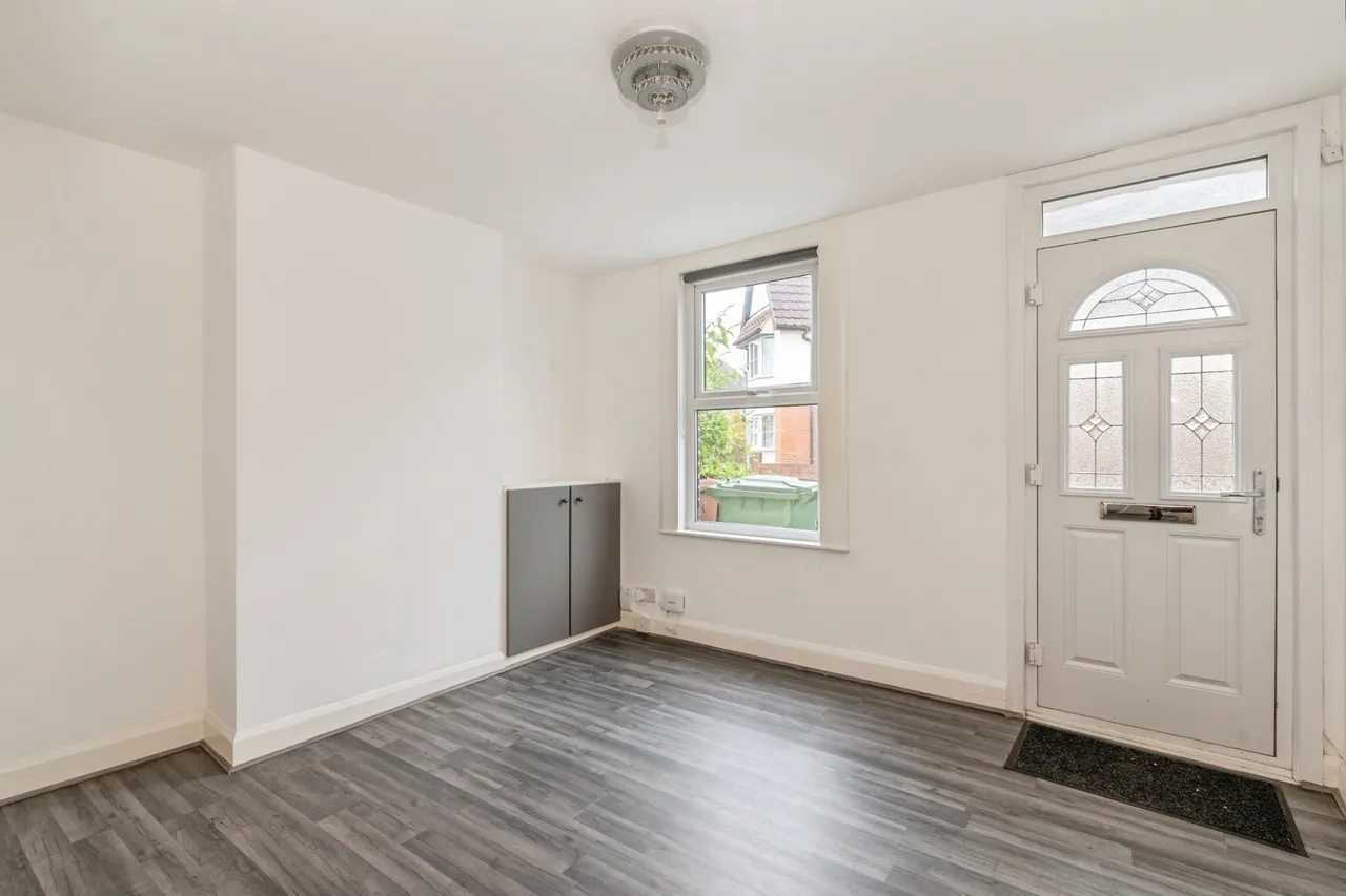 Whitehall Lane, Grays, Essex, RM17, photo 2