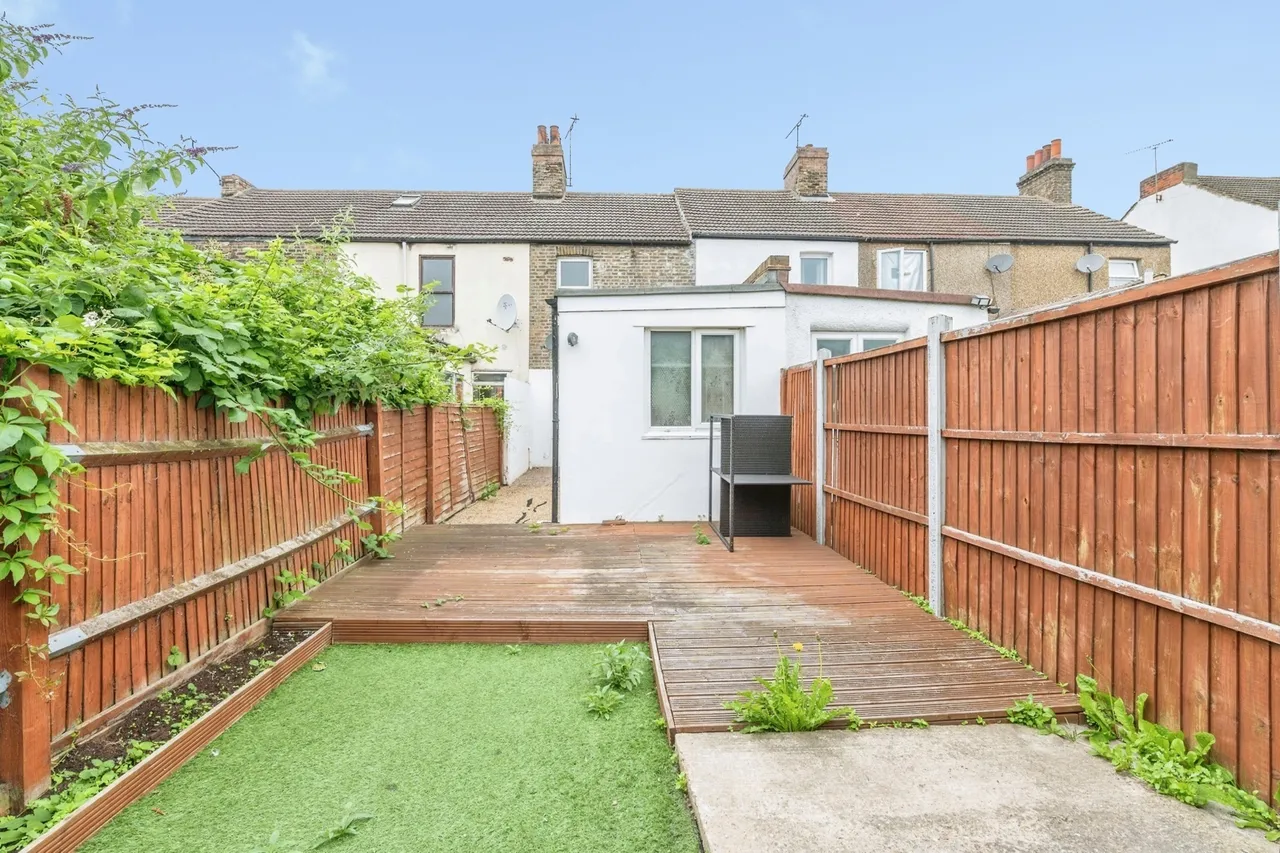 Whitehall Lane, Grays, Essex, RM17, photo 15