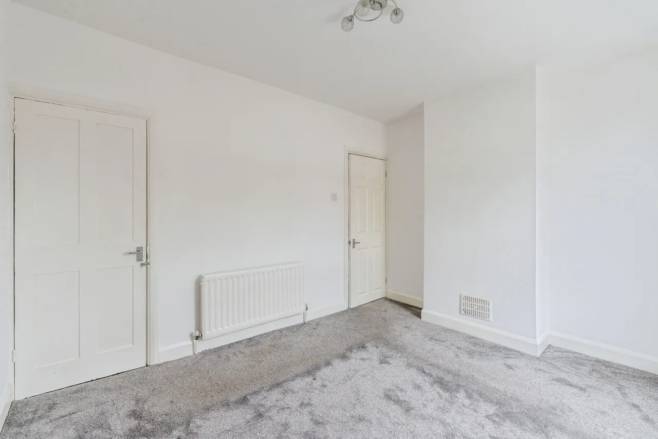 Whitehall Lane, Grays, Essex, RM17, photo 11