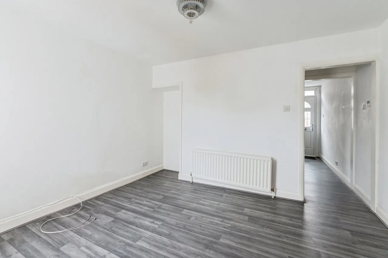 Whitehall Lane, Grays, Essex, RM17, photo 6