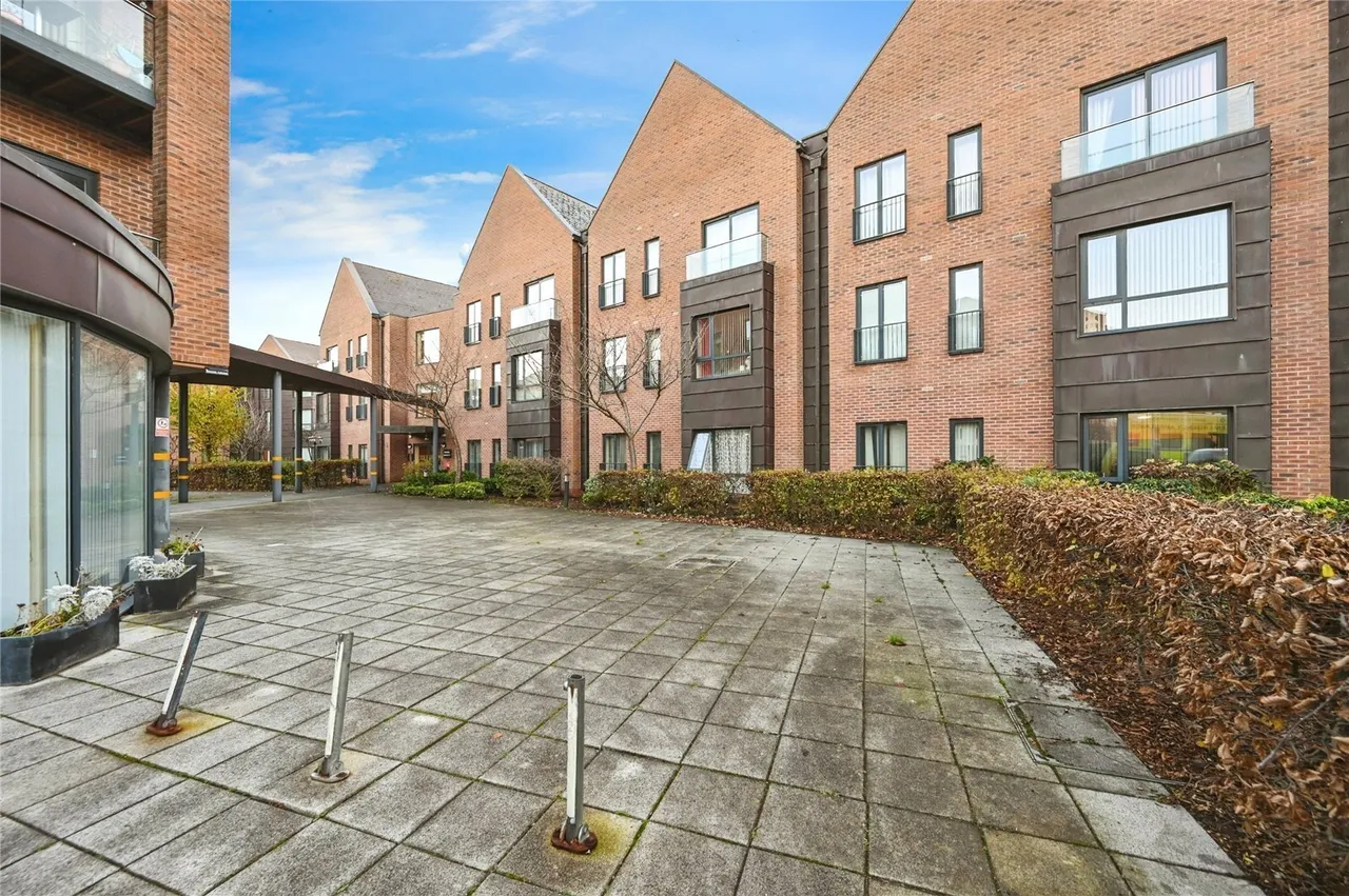2 bed flat for sale — Sturgess Street, Newton-le-Willows, Merseyside, WA12