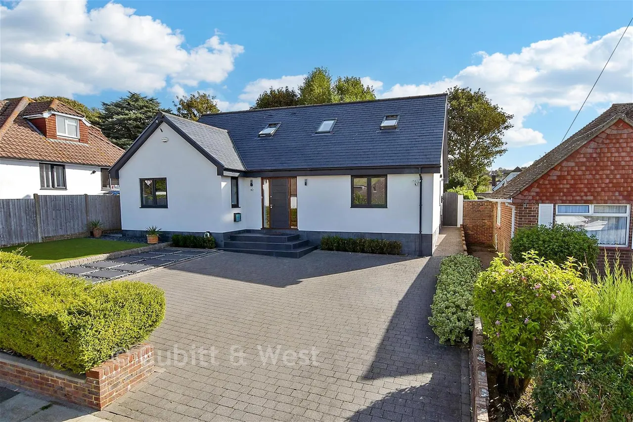 5 bed house for sale, Millyard Crescent, Woodingdean, BN2