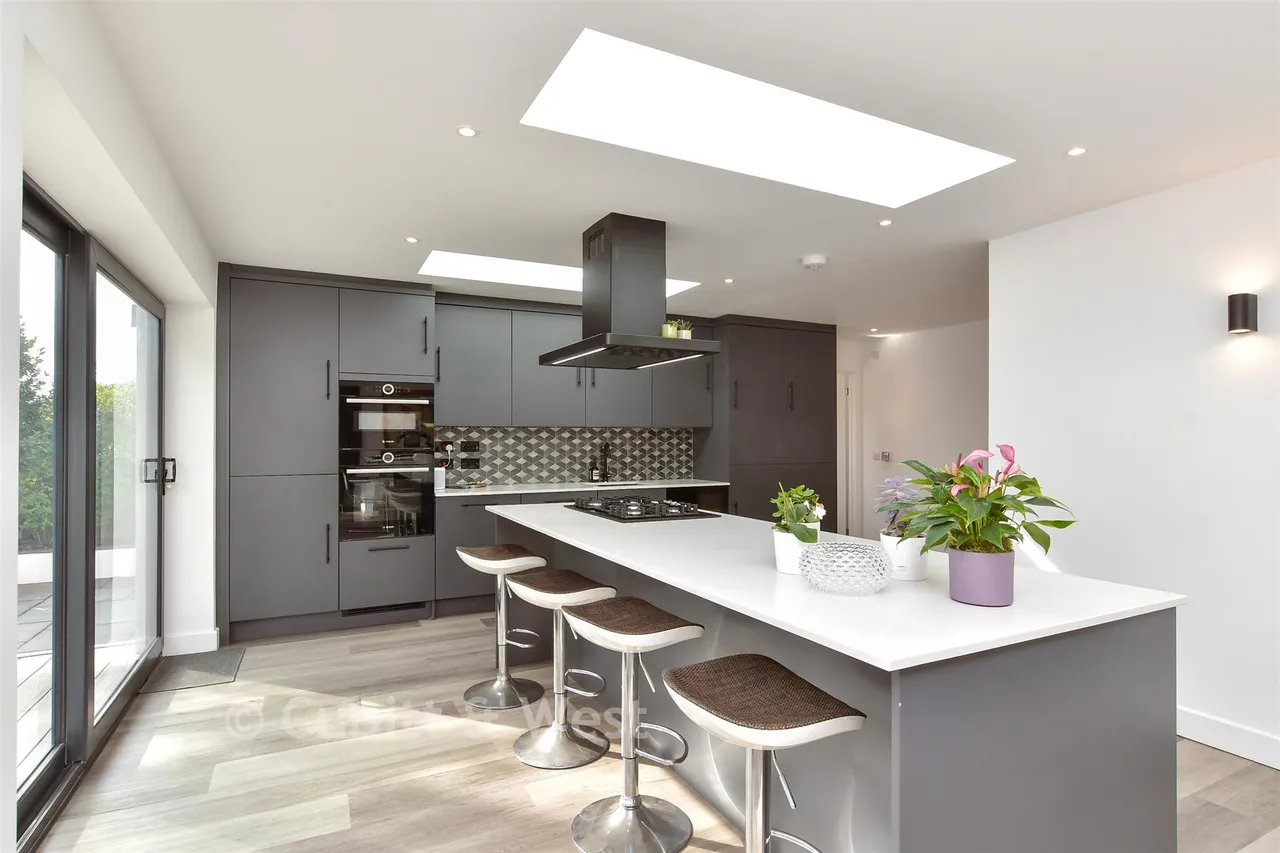 Millyard Crescent, Woodingdean, BN2, photo 4