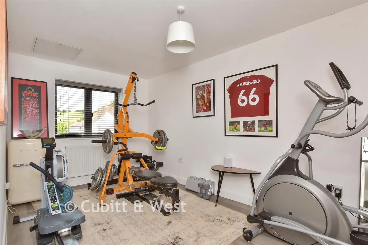 Millyard Crescent, Woodingdean, BN2, photo 15