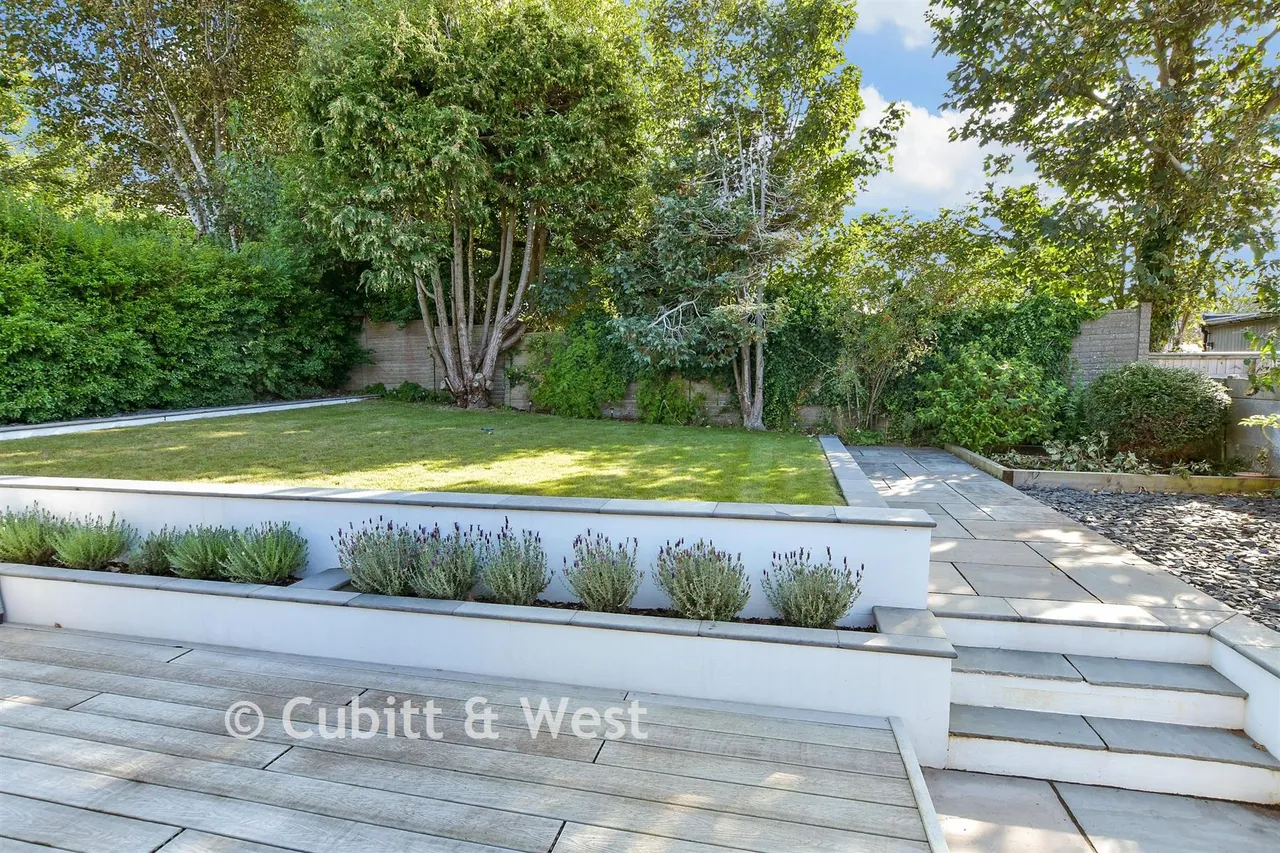 Millyard Crescent, Woodingdean, BN2, photo 2