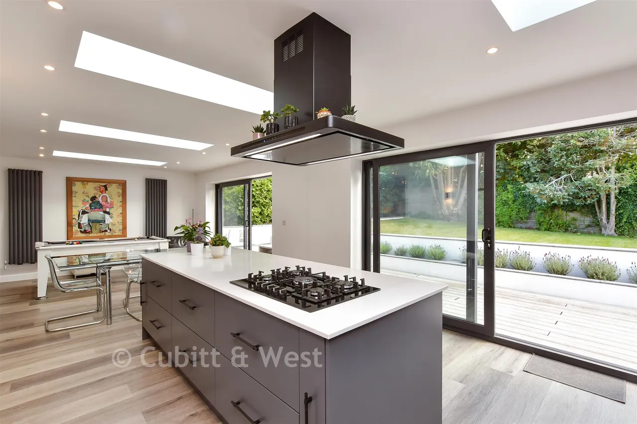 Millyard Crescent, Woodingdean, BN2, photo 6