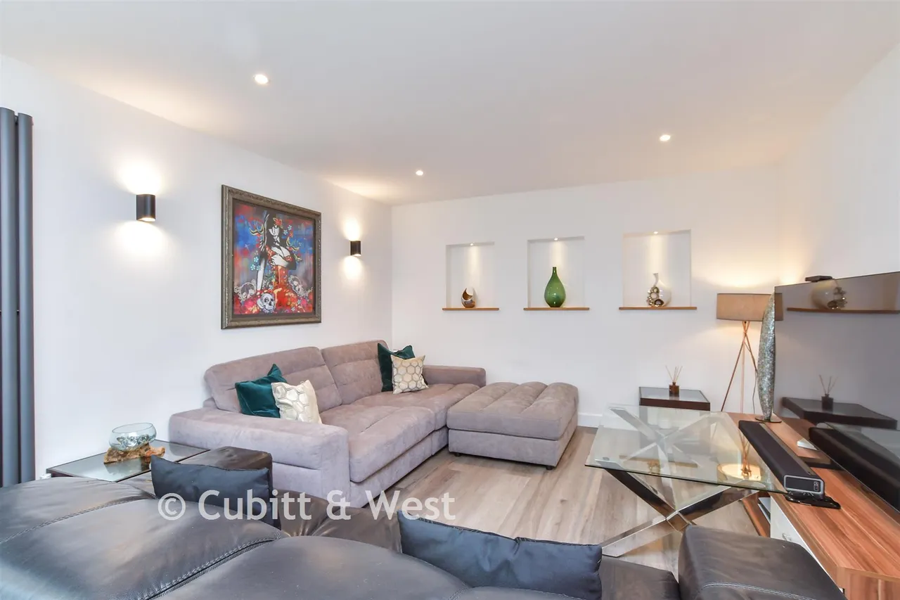 Millyard Crescent, Woodingdean, BN2, photo 8