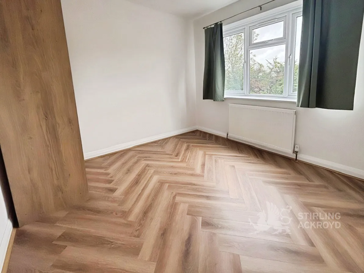 Avenue Parade, Sunbury-on-Thames, TW16, photo 6