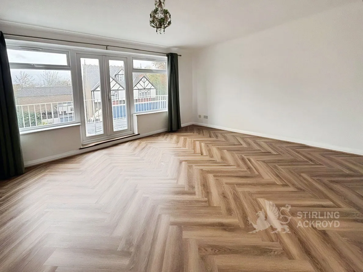 Avenue Parade, Sunbury-on-Thames, TW16, photo 2