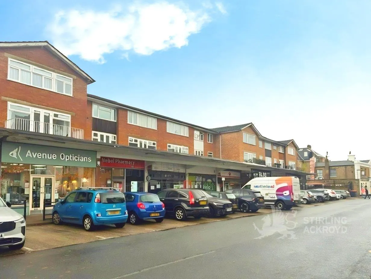 3 bed flat to rent, Avenue Parade, Sunbury-on-Thames, TW16
