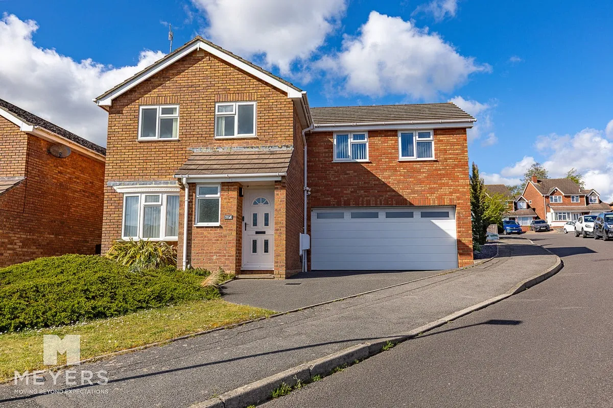 4 bed house for sale, Marshwood Avenue, Poole, BH17