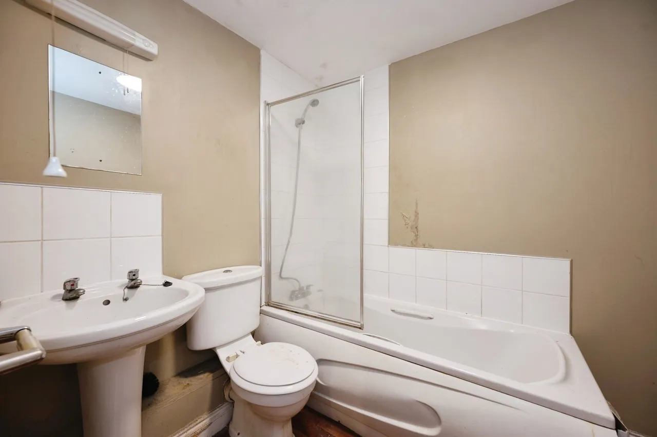 Southwood Road, Hayling Island, PO11, photo 9