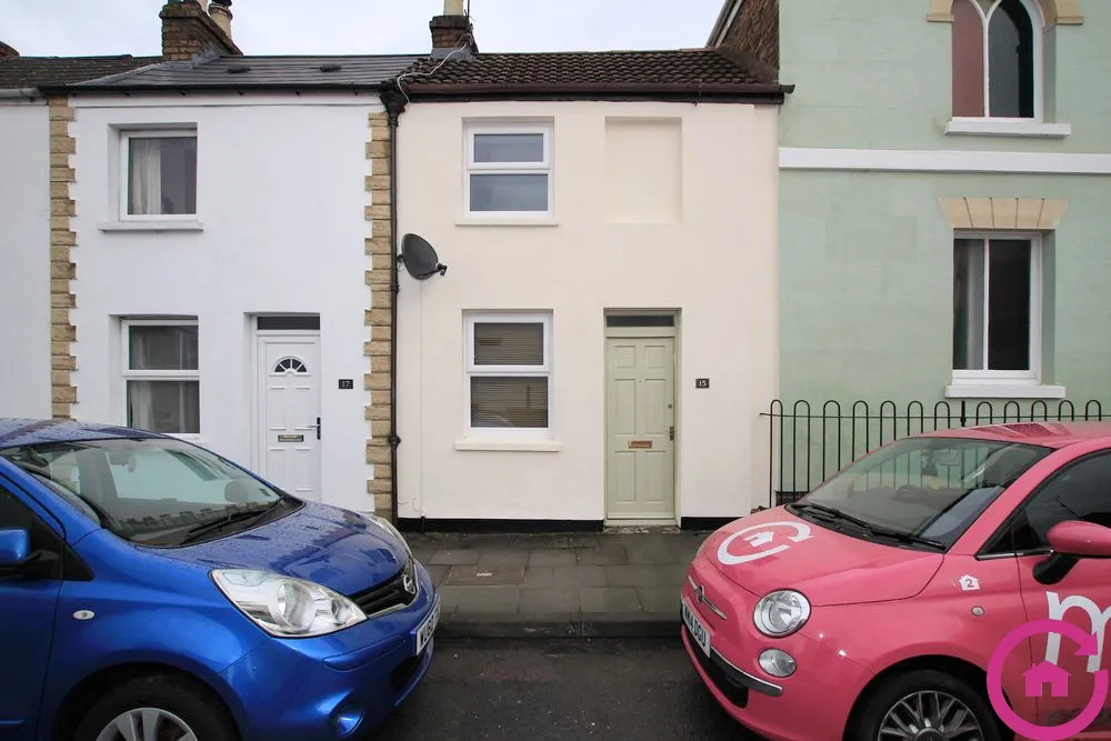 2 bed house for sale — Russell Street, Cheltenham, GL51 9HJ