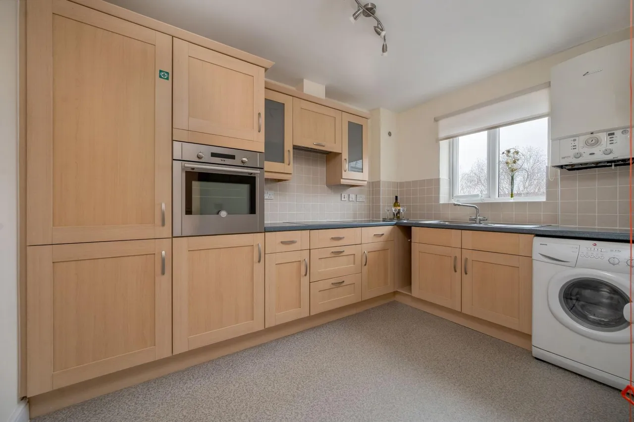 Browning Court, Bourne, PE10, photo 3