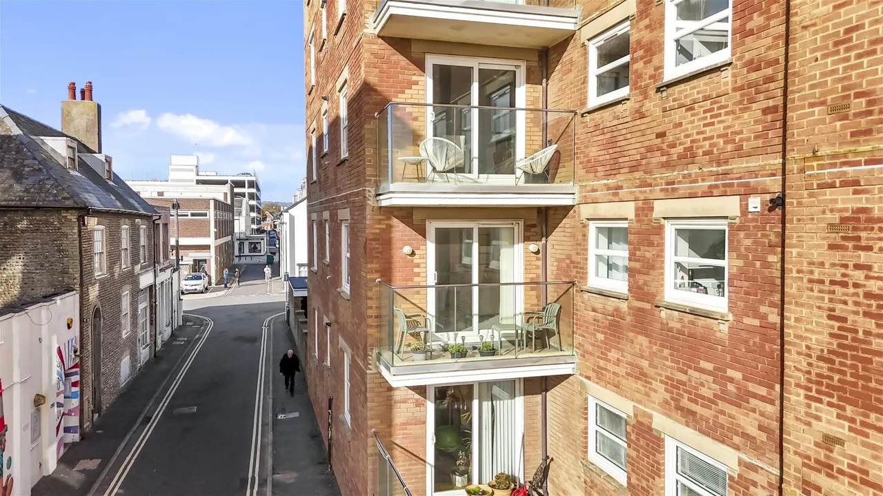 Augusta Place, Worthing, photo 24