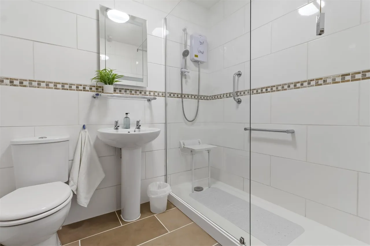 Augusta Place, Worthing, photo 12