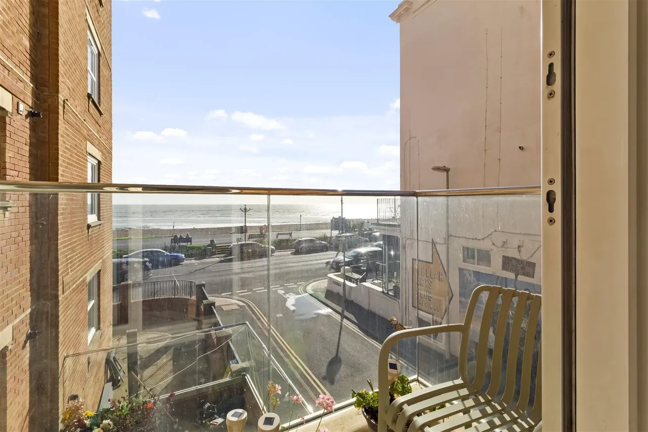 Augusta Place, Worthing, photo 15