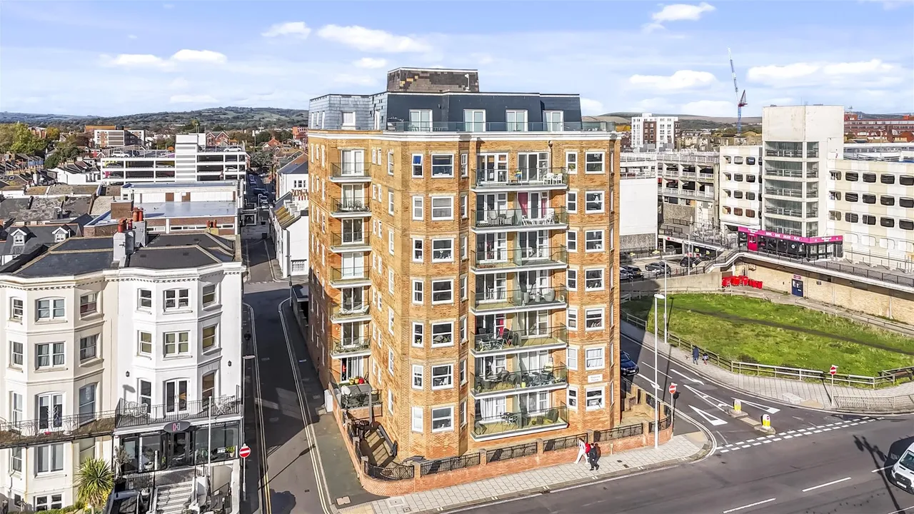 Augusta Place, Worthing, photo 25