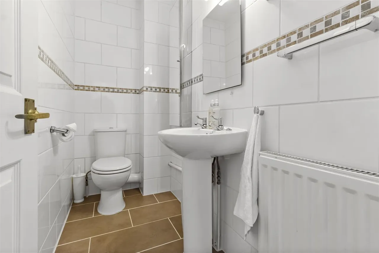 Augusta Place, Worthing, photo 14