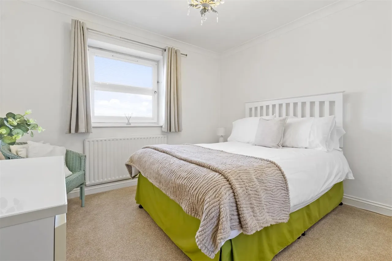 Augusta Place, Worthing, photo 13