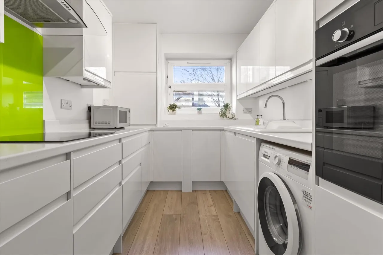Augusta Place, Worthing, photo 7