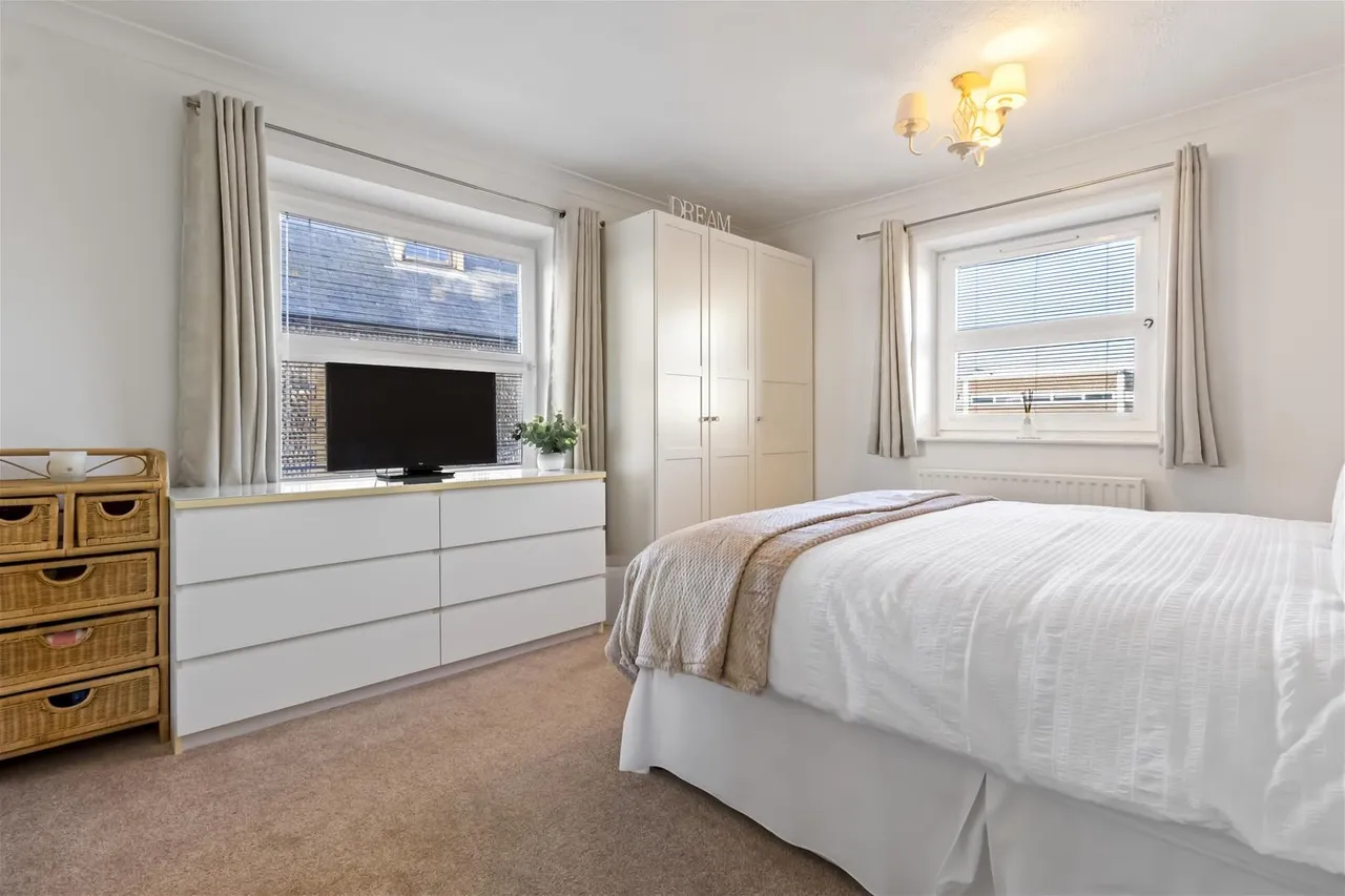 Augusta Place, Worthing, photo 11