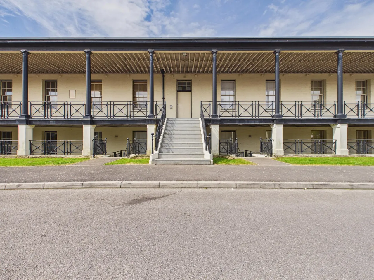 2 bed flat for sale, St. Georges Walk, Gosport, PO12