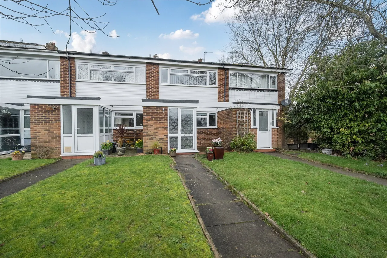 2 bed house for sale — Ferndown Avenue, Orpington, BR6