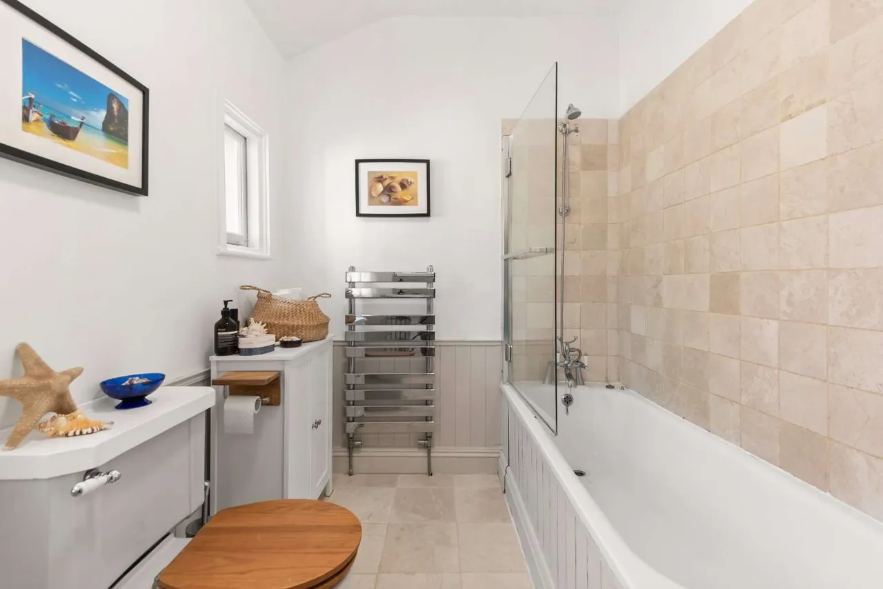Scholars Road, London, SW12, photo 6