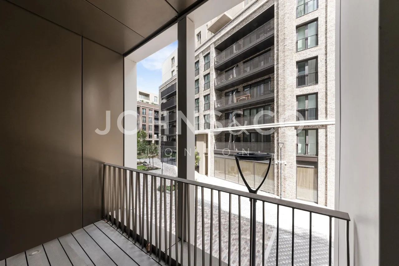 Bouchon Point, The Silk District, E1, photo 5