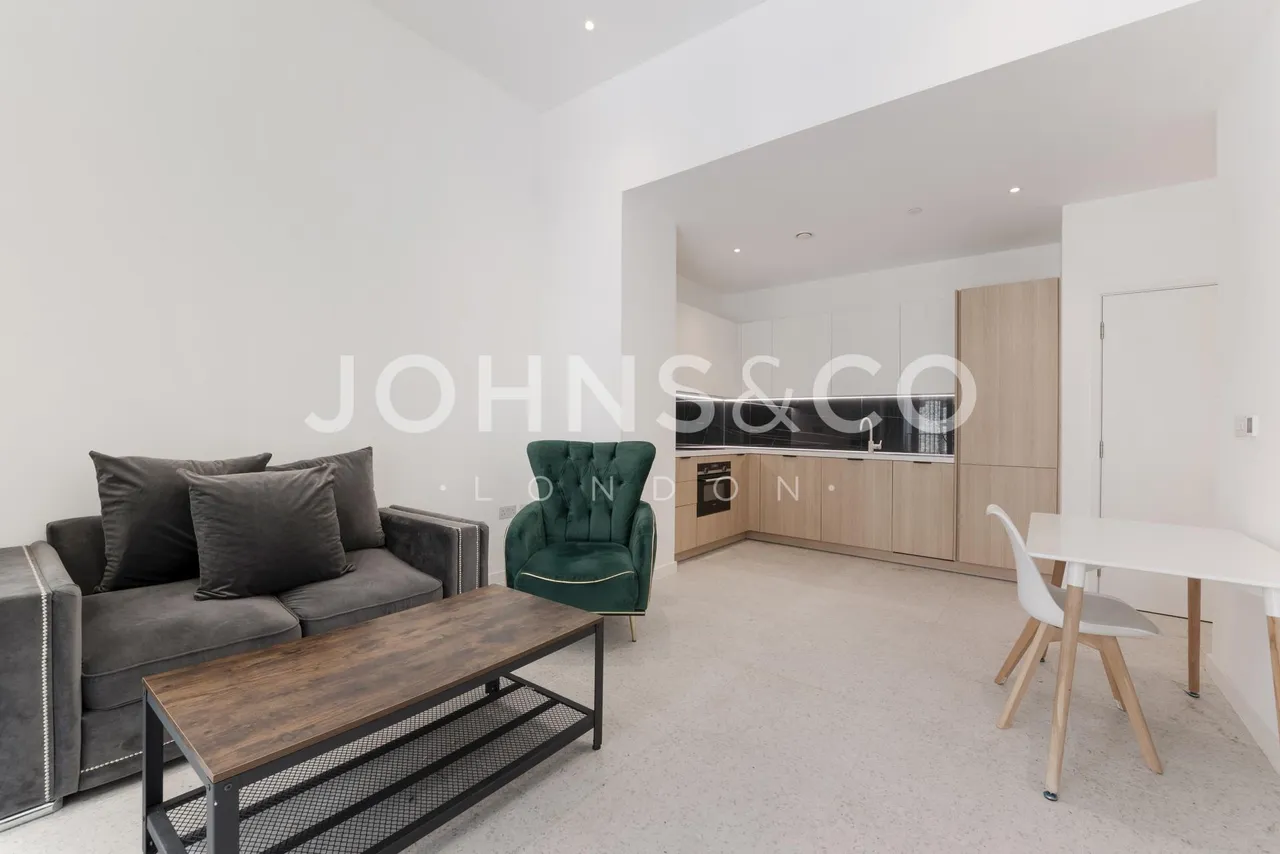 1 bed flat to rent, Bouchon Point, The Silk District, E1