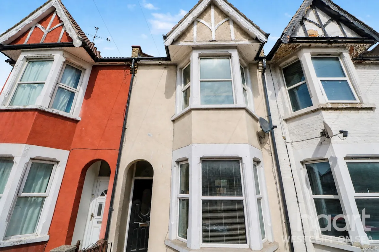 3 bed house for sale, Fairfax Drive, Westcliff-On-Sea, SS0