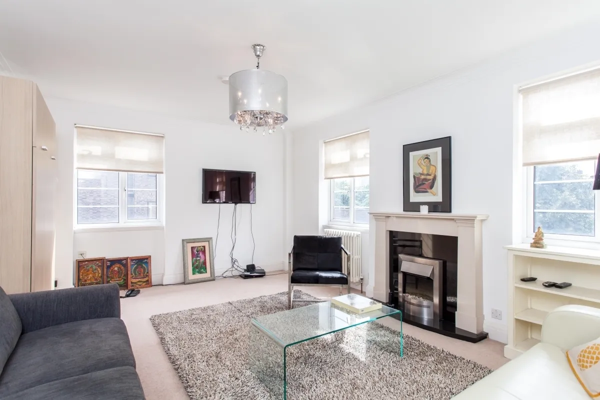 flat to rent — Pembroke Road London W8