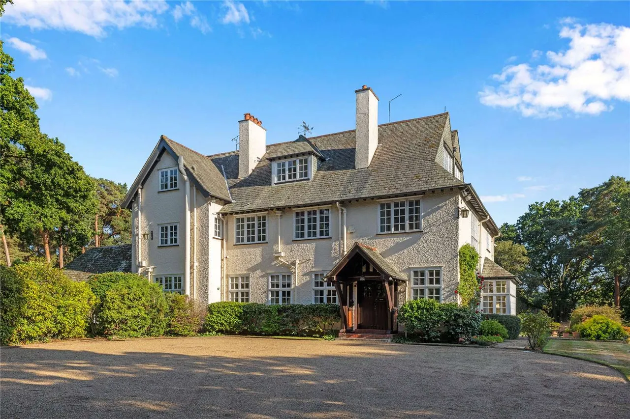 Blighton Lane, The Sands, Farnham, Surrey, GU10 1PT, photo 2