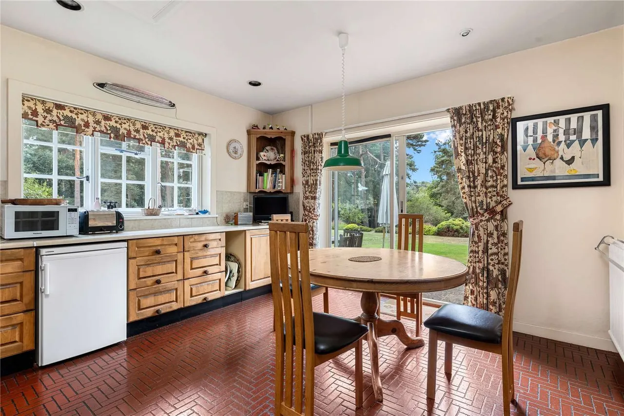 Blighton Lane, The Sands, Farnham, Surrey, GU10 1PT, photo 8