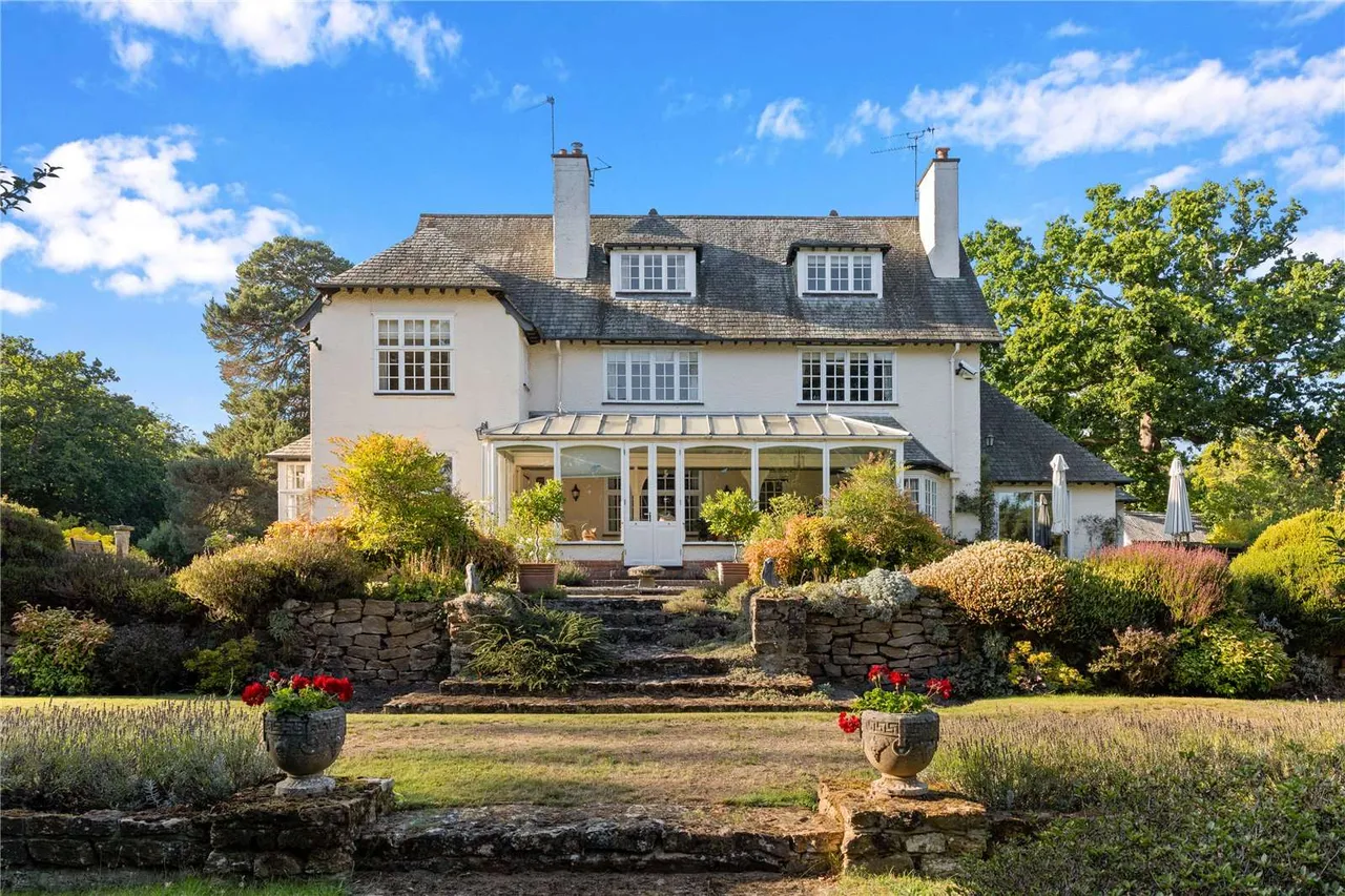 Blighton Lane, The Sands, Farnham, Surrey, GU10 1PT, photo 3
