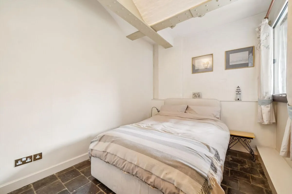 Ivory House, St Katharine Docks, E1W, photo 13