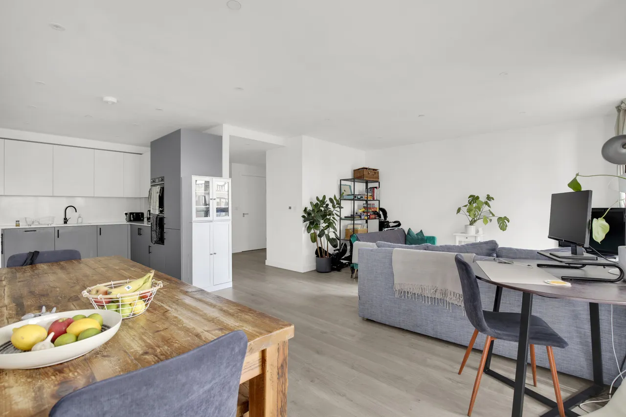 3 bed flat for sale, Coster Avenue, London, N4