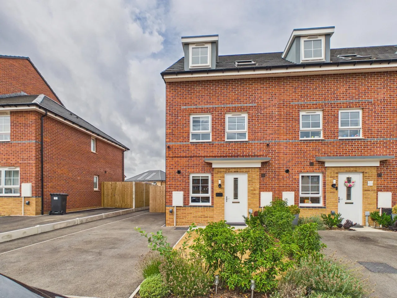 3 bed house for sale, Pembrey Drive, Trentham, ST4